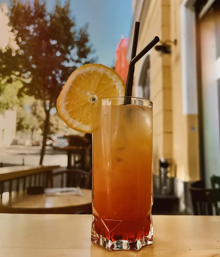 Cocktail pe terasă